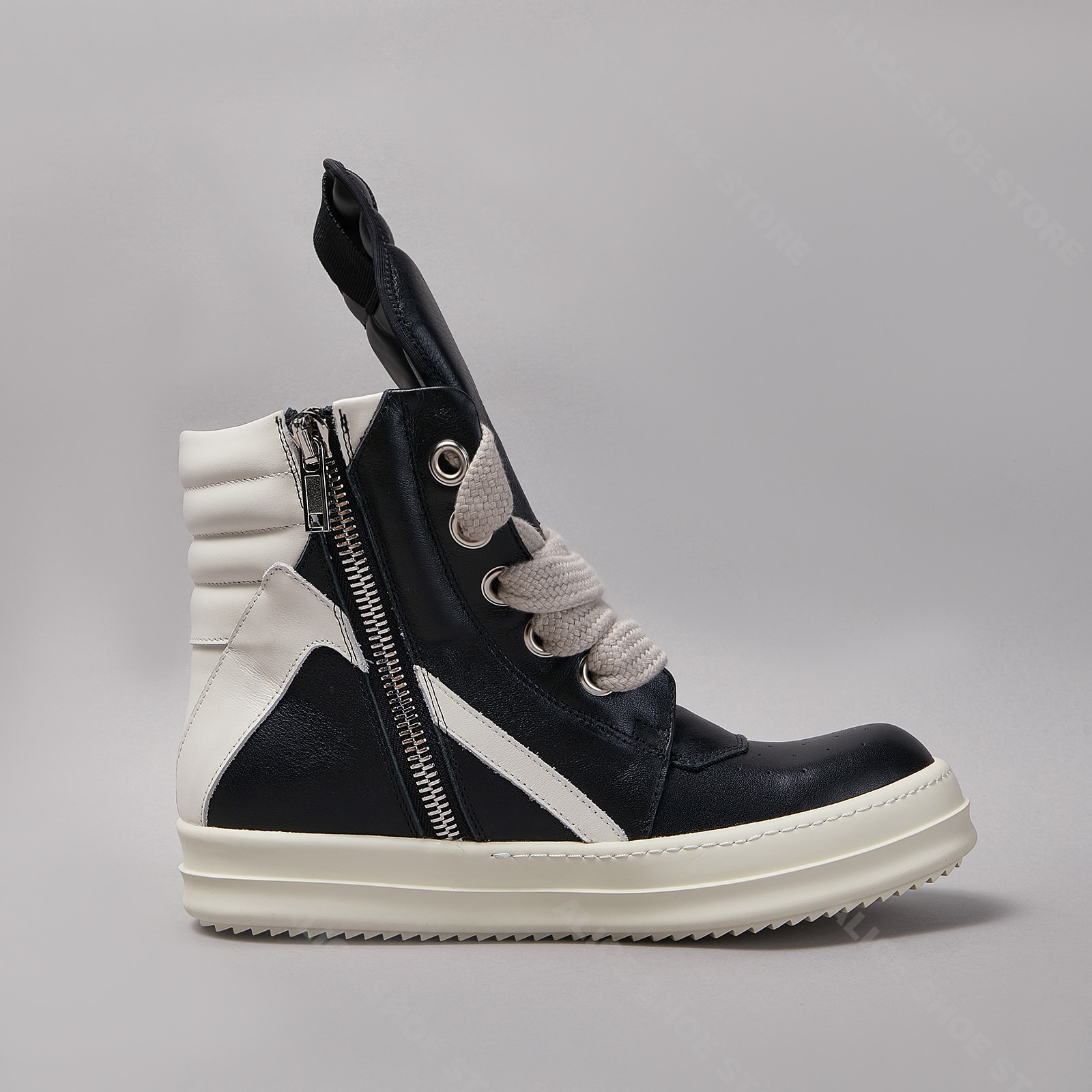 ยี่ห้อ Classic Casual Men รองเ - Sports Equipment Brands บทวิจารณ์และราคา