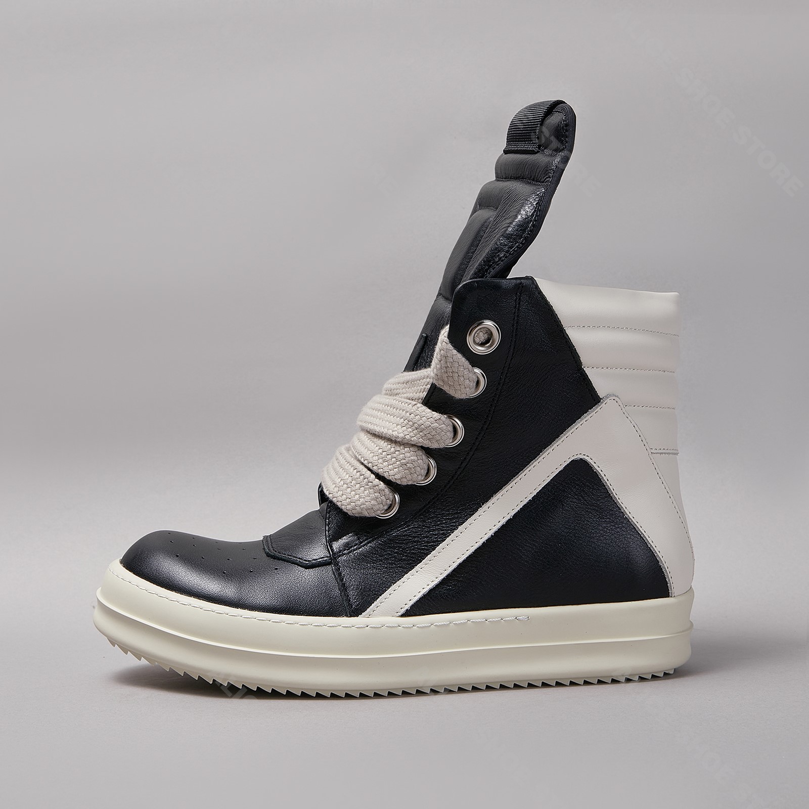ยี่ห้อ Classic Casual Men รองเ - Sports Equipment Brands บทวิจารณ์และราคา