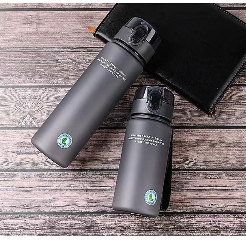 ขวดน้ำกีฬากันรั่วยี่ห้อ BPA ฟร - Sports Equipment Brands บทวิจารณ์และราคา
